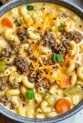 One Pot Macaroni Cheeseburger Soup